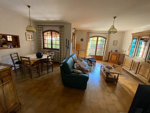 Maison à vendre    4 pièces •  Carqueiranne