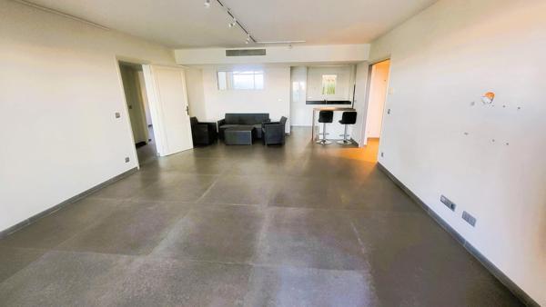 100 mètres de la plage des Catalans, magnifique T4 avec vue plongeante mer avec terrasse et garage double