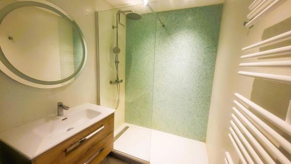 100 mètres de la plage des Catalans, magnifique T4 avec vue plongeante mer avec terrasse et garage double