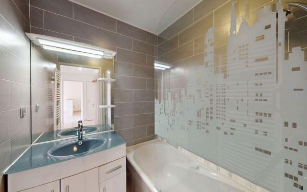 Appartement à vendre    3 pièces • 53 m2 Castelginest