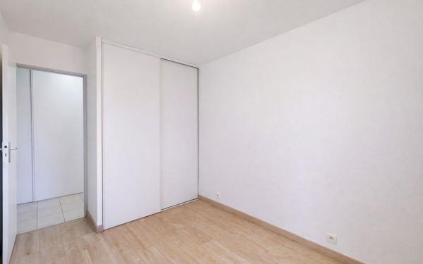 Appartement à vendre    3 pièces • 53 m2 Castelginest