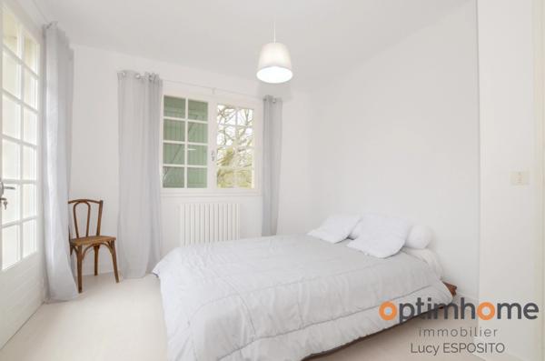 Propriété de 4 chambres au bord de la rivière à vendre