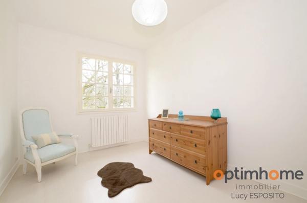 Propriété de 4 chambres au bord de la rivière à vendre