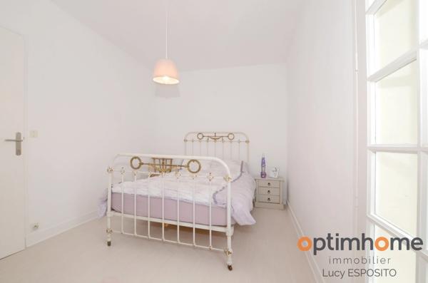 Propriété de 4 chambres au bord de la rivière à vendre