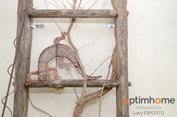 Propriété de 4 chambres au bord de la rivière à vendre