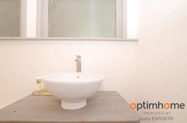 Propriété de 4 chambres au bord de la rivière à vendre