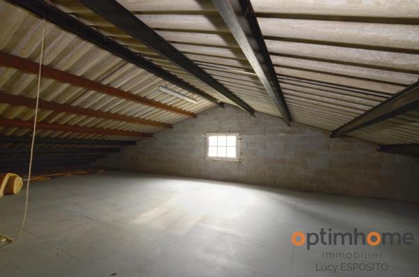 Propriété de 4 chambres au bord de la rivière à vendre