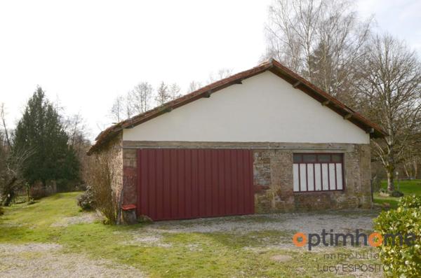 Propriété de 4 chambres au bord de la rivière à vendre