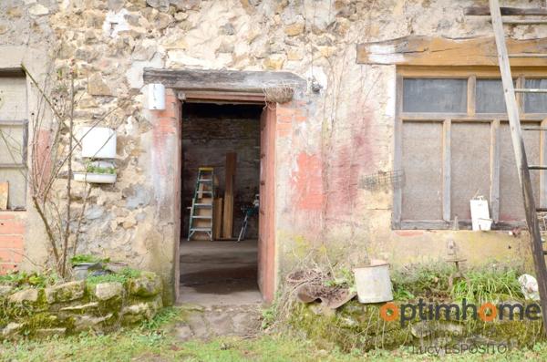 Propriété de 4 chambres au bord de la rivière à vendre