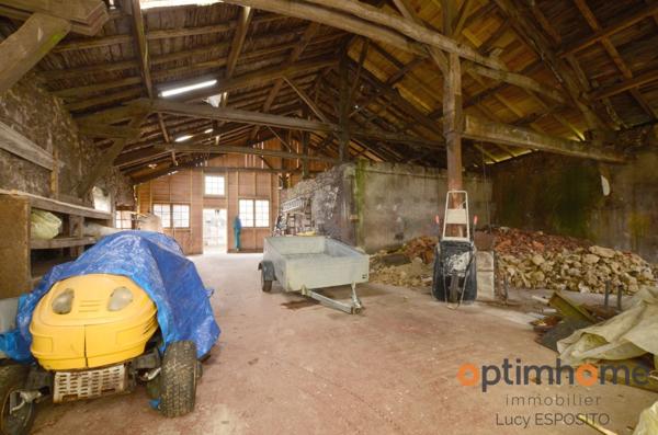 Propriété de 4 chambres au bord de la rivière à vendre