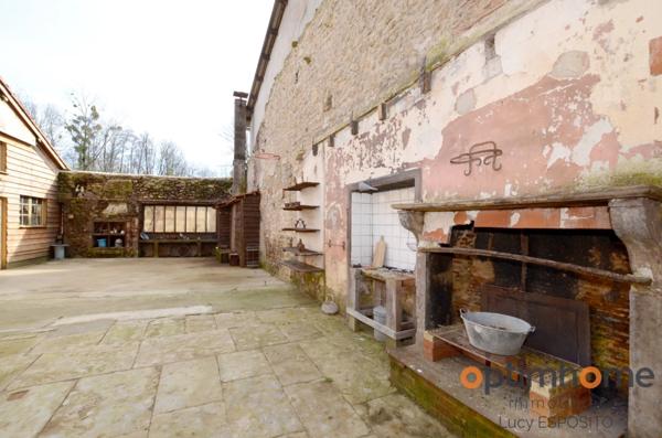 Propriété de 4 chambres au bord de la rivière à vendre