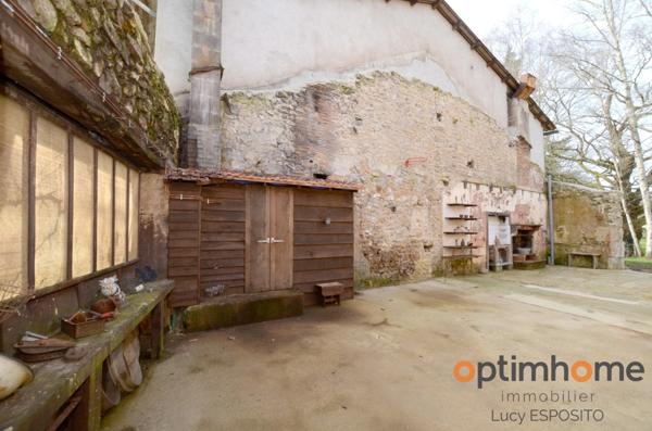 Propriété de 4 chambres au bord de la rivière à vendre