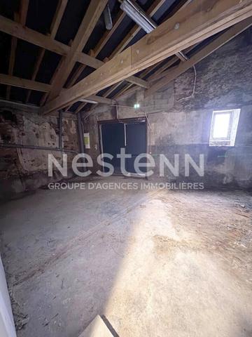 A VENDRE LAVELANET IMMEUBLE  - LOCAL COMMERCIAL ET APPARTEMENT A RENOVÉ