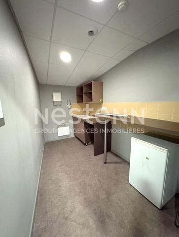 A VENDRE LAVELANET IMMEUBLE  - LOCAL COMMERCIAL ET APPARTEMENT A RENOVÉ