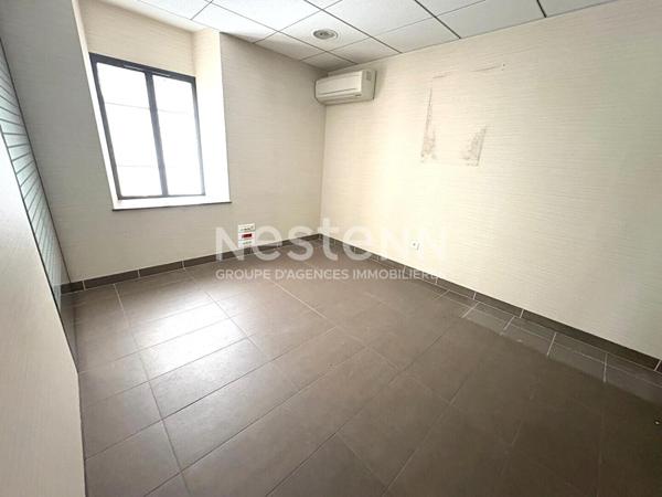 A VENDRE LAVELANET IMMEUBLE  - LOCAL COMMERCIAL ET APPARTEMENT A RENOVÉ