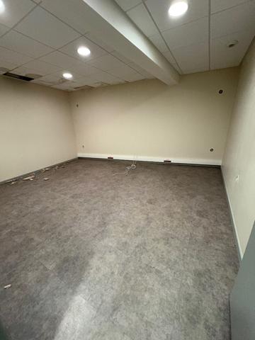 A VENDRE LAVELANET IMMEUBLE  - LOCAL COMMERCIAL ET APPARTEMENT A RENOVÉ