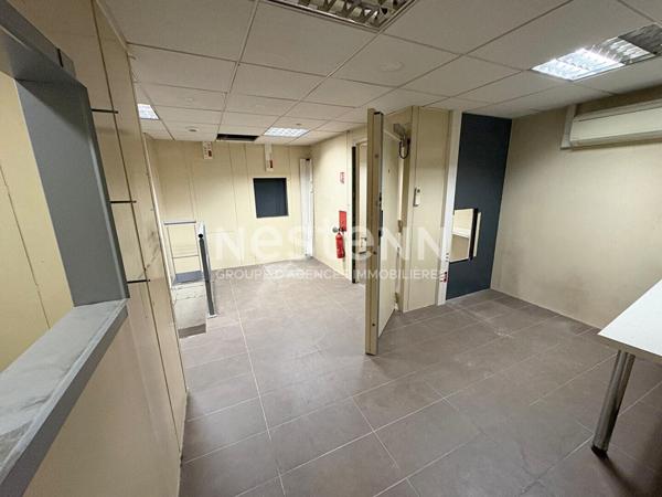 A VENDRE LAVELANET IMMEUBLE  - LOCAL COMMERCIAL ET APPARTEMENT A RENOVÉ