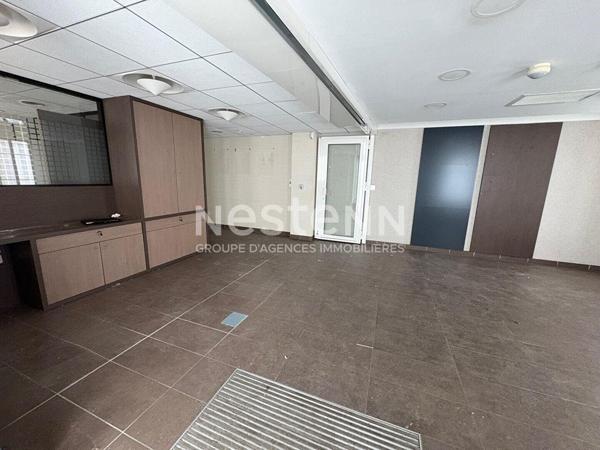 A VENDRE LAVELANET IMMEUBLE  - LOCAL COMMERCIAL ET APPARTEMENT A RENOVÉ