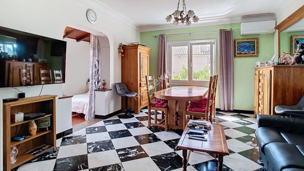 La Couronne : Bastide familiale de 220 m2 (T2 + T3 + T5) à 1 km des Plages !!