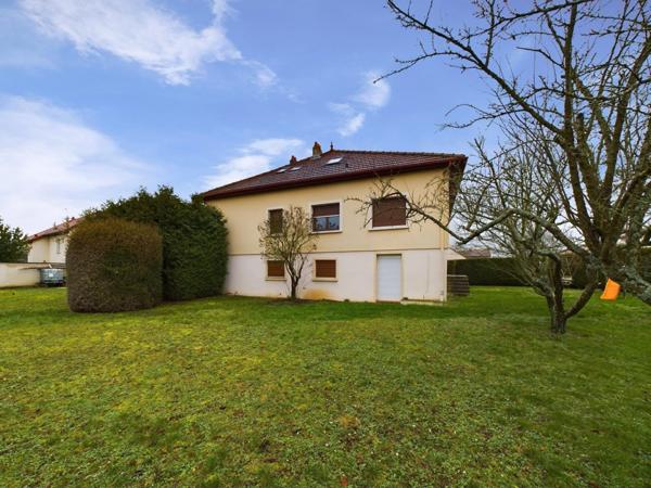 Spacieuse maison familiale sécurisée de 280 m² sur un terrain arboré de 1 335 m² – Conflans-en-Jarnisy