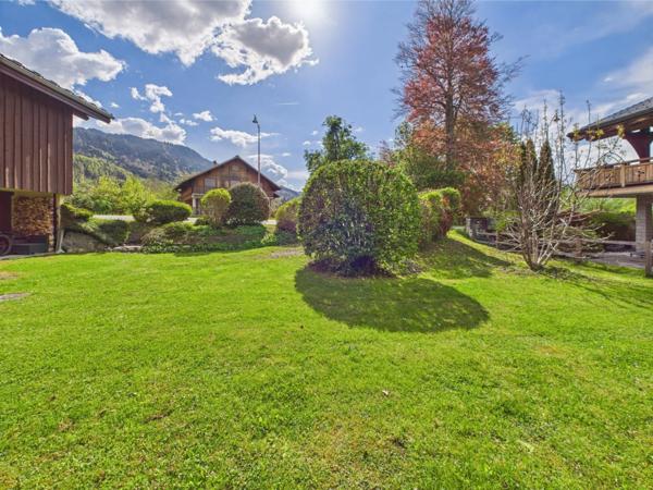 Dpt Haute Savoie (74), à vendre centre de SAMOENS - Terrain de 270,00 m²