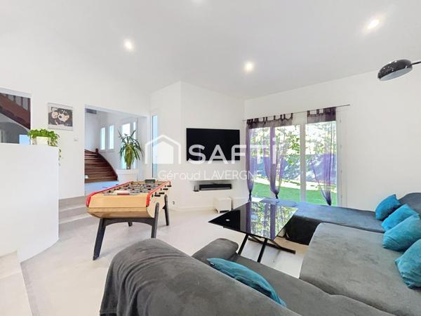 Superbe maison rénovée avec piscine et dépendance