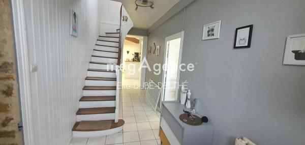 Maison à MOUTIERS-SUR-LE-LAY, 85320 - 7 pièces 170m²