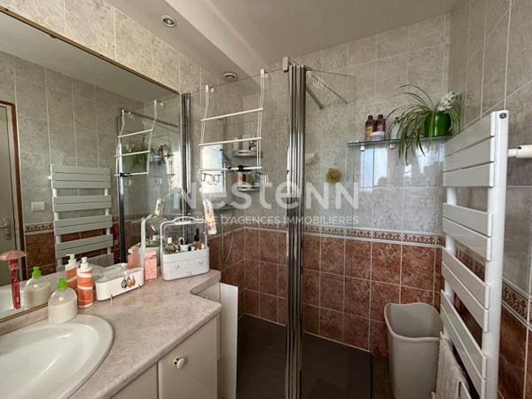 Jolie maison idéalement située à Fillé - 4 chambres dont une suite parentale au RDC !