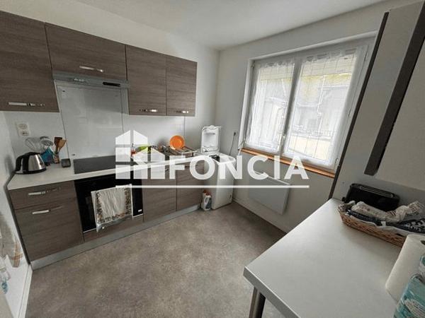 Location Appartement 2 pièces 60.77 m² - 33 RUE DE LA LIBERTE Briare 45250