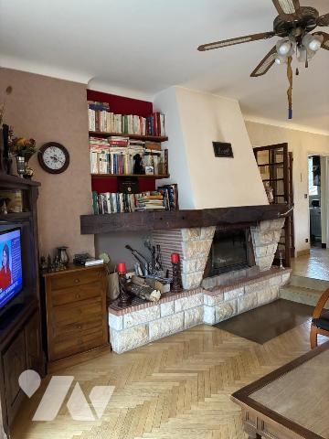 Maison d'habitation avec jardin attenant