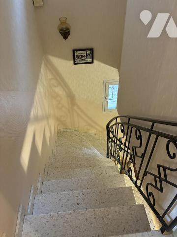 Maison d'habitation avec jardin attenant