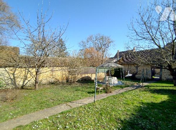MURS & FONDS DE COMMERCE de BOULANGERIE-PÂTISSERIE dans bourg dynamique, rue passante parking proche