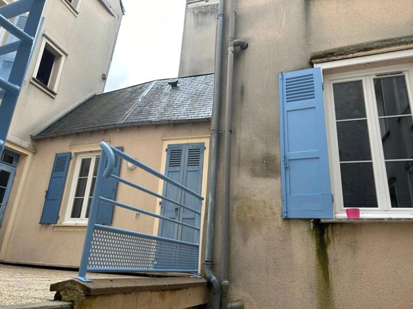 Location                                                      Appartement
                        
                     1 pièces                      21 m2                     à Chartres