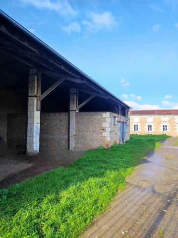 Immobilier Pas-de-Jeu (79100) – Maison de village 152m2 – 147 000 €