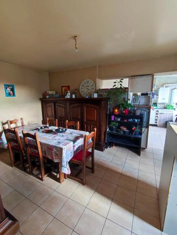 Immobilier Pas-de-Jeu (79100) – Maison de village 152m2 – 147 000 €