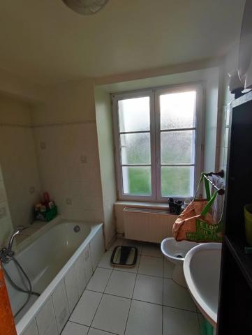 Immobilier Pas-de-Jeu (79100) – Maison de village 152m2 – 147 000 €