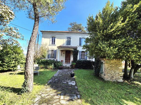 Maison familiale avec dépendances et terrain 1450 m2 Alès (30100)