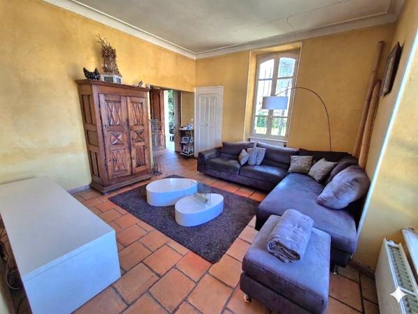 Maison familiale avec dépendances et terrain 1450 m2 Alès (30100)