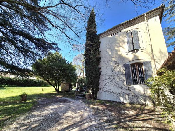 Maison familiale avec dépendances et terrain 1450 m2 Alès (30100)