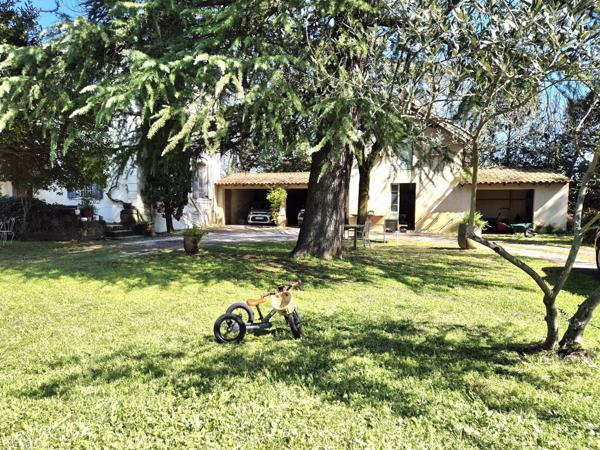 Maison familiale avec dépendances et terrain 1450 m2 Alès (30100)