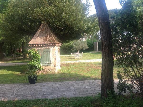 Maison familiale avec dépendances et terrain 1450 m2 Alès (30100)