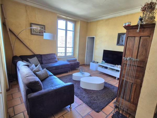 Maison familiale avec dépendances et terrain 1450 m2 Alès (30100)
