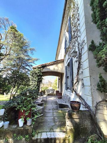 Maison familiale avec dépendances et terrain 1450 m2 Alès (30100)