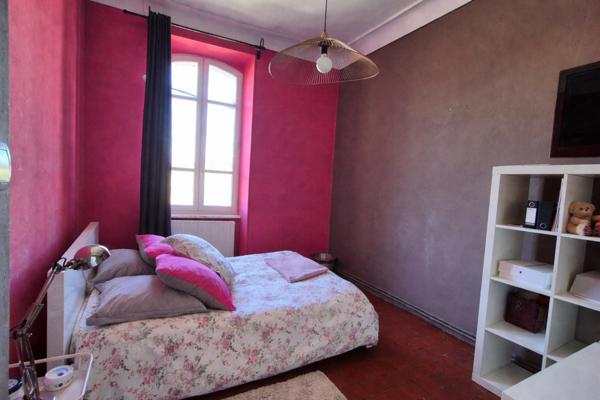 Maison familiale avec dépendances et terrain 1450 m2 Alès (30100)