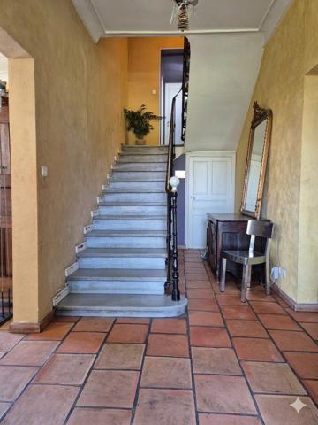 Maison familiale avec dépendances et terrain 1450 m2 Alès (30100)