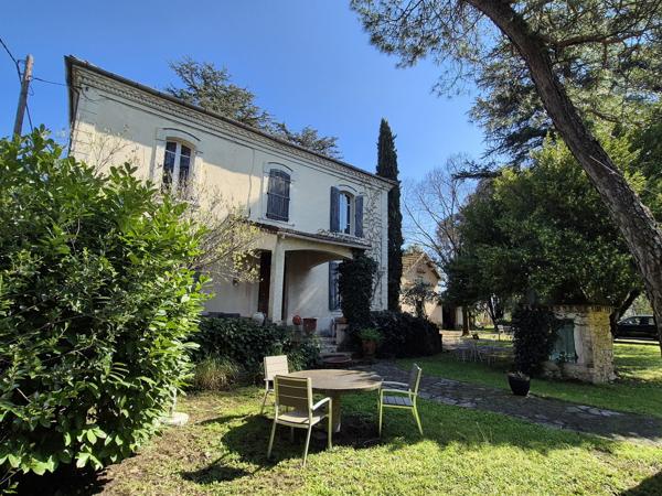 Maison familiale avec dépendances et terrain 1450 m2 Alès (30100)