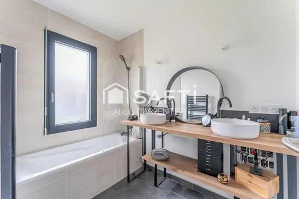 Maison récente sous garantie décennale avec trois chambres