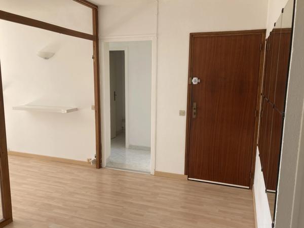 Appartement T3 à vendre ROUEN rive droite, surface habitable 75 m2 + cave + 2 places de parking.