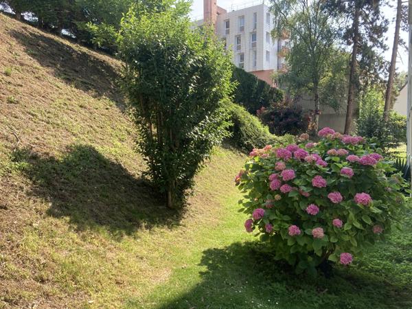 Appartement T3 à vendre ROUEN rive droite, surface habitable 75 m2 + cave + 2 places de parking.