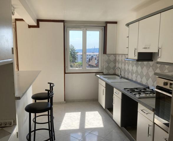 Appartement T3 à vendre ROUEN rive droite, surface habitable 75 m2 + cave + 2 places de parking.